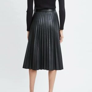 Elegant Black Pleated Skirt
